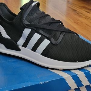 Adidas U Path run brand new Black men Sneakers.